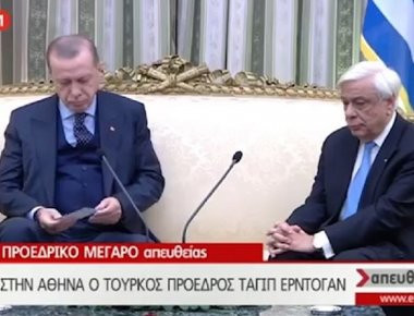 Το άγνωστο χαρτάκι που έδωσε ο Τούρκος αρχηγός Ενόπλων Δυνάμεων στον Ερντογάν